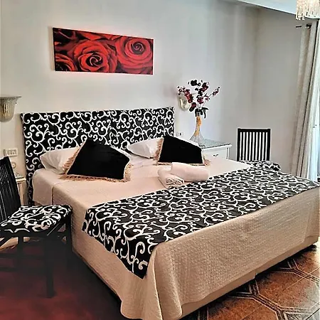Victoria 3*